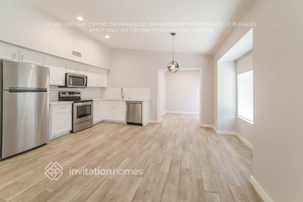 14250 N 50th Ln - Photo 6 of 15