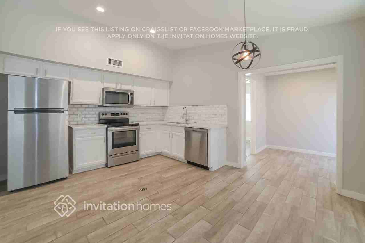 14250 N 50th Ln - Photo 7 of 15