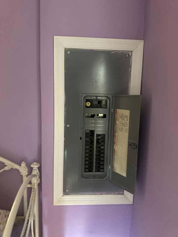 82 Hampton Ave - Photo 5 of 18