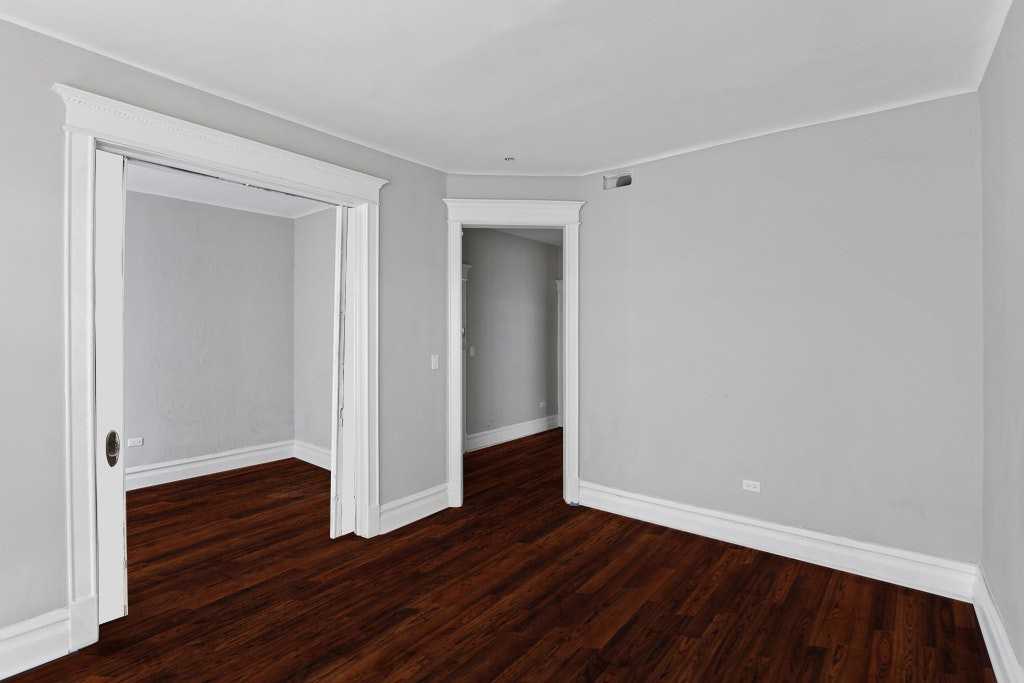 5341 South Indiana Avenue, Unit 5341 - Unit 3 - Photo 2 of 19