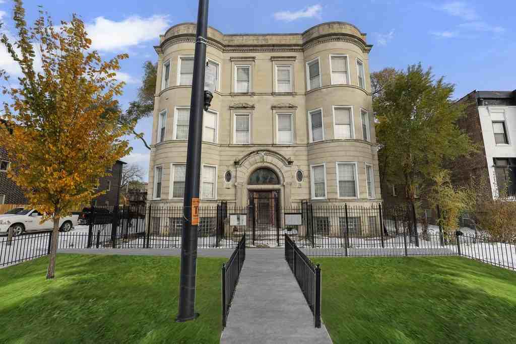 5341 South Indiana Avenue, Unit 5341 - Unit 3 - Photo 4 of 19