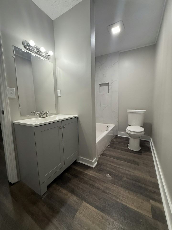 705 Harahan Road - Photo 4 of 6