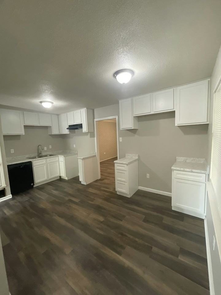 9154 Haleville Street - Photo 2 of 9