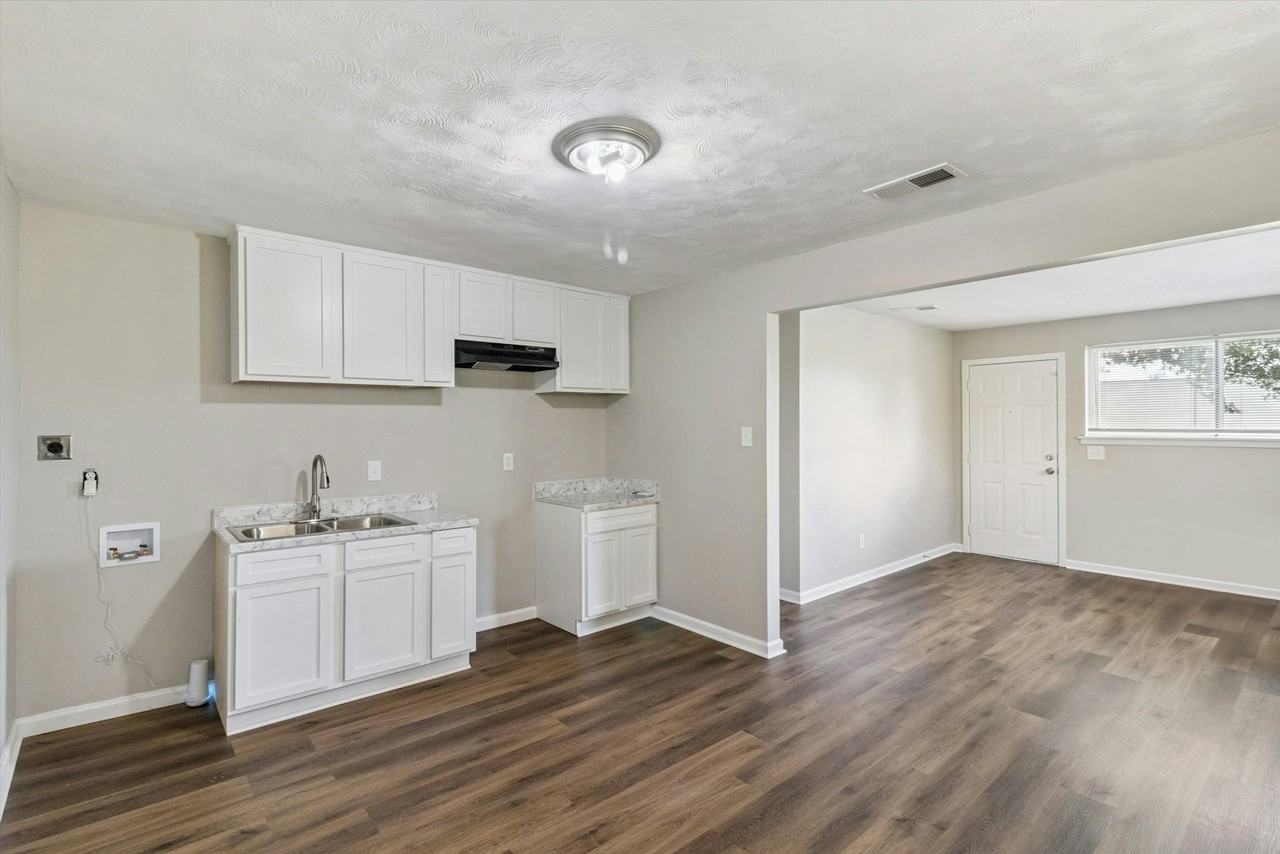 2800 Tarbora Avenue - Photo 4 of 6