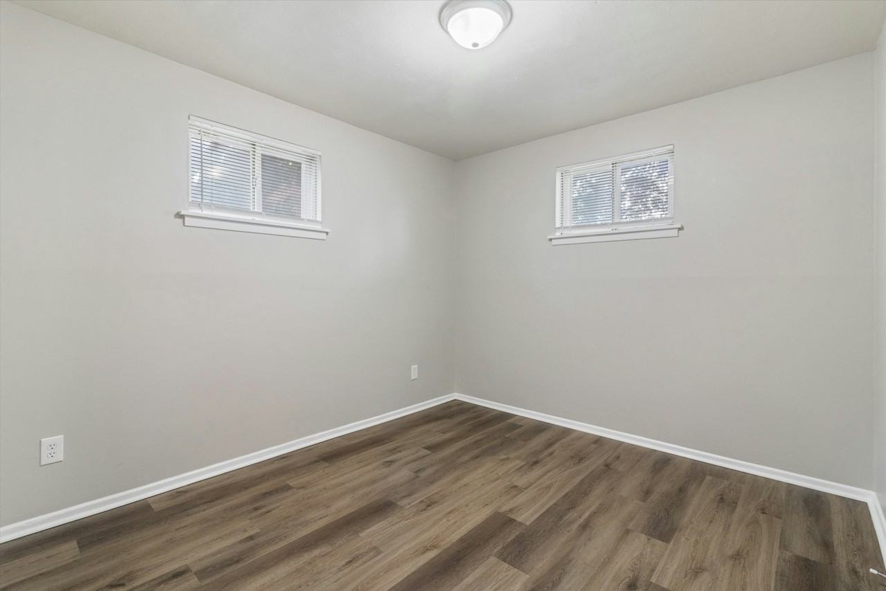 2800 Tarbora Avenue - Photo 5 of 6