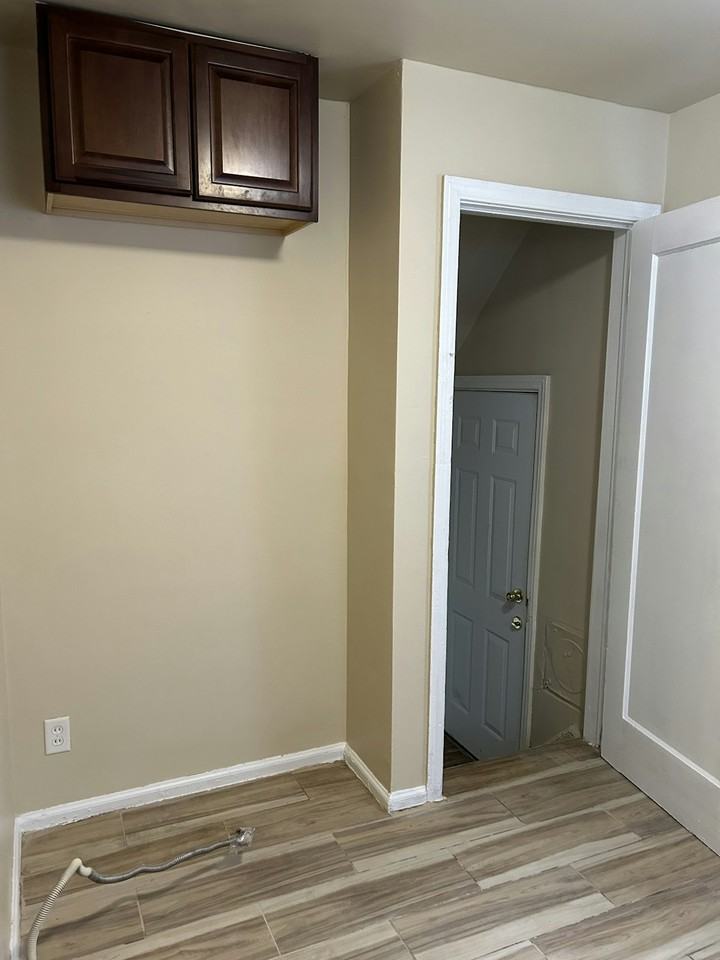 18515 Greenfield Road - Photo 5 of 19