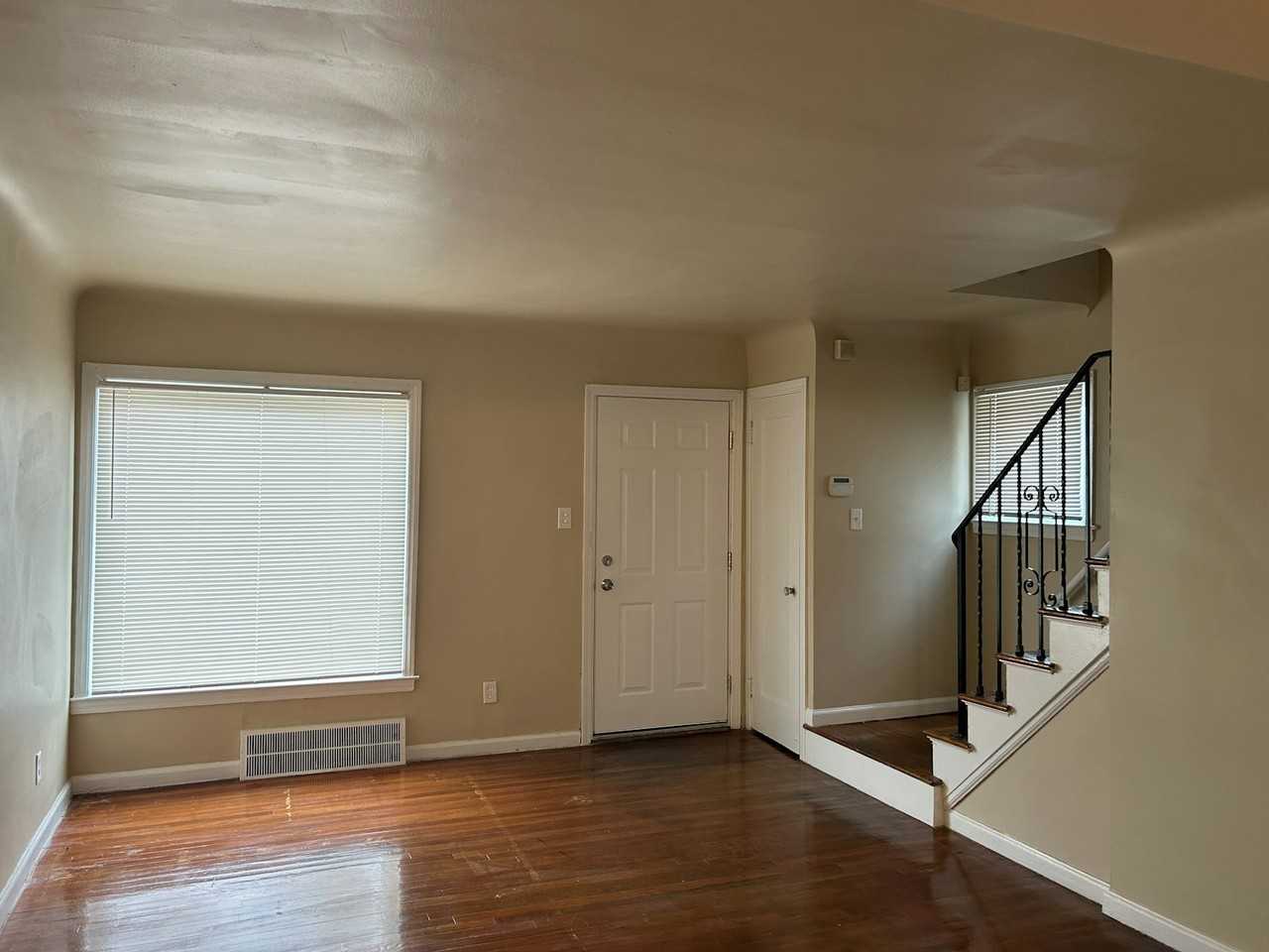 18515 Greenfield Road - Photo 6 of 19