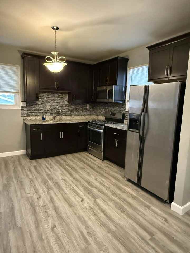 3216 Wallace Avenue - Photo 3 of 9