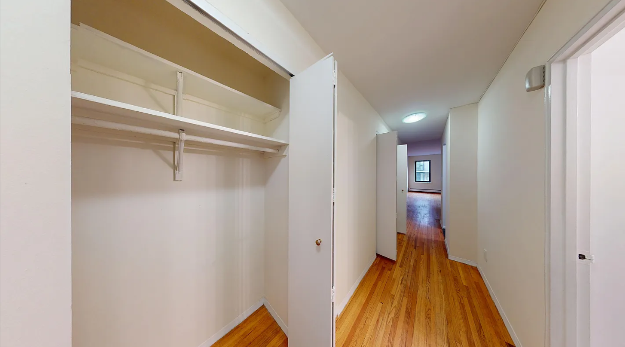 369 W 52nd St #3B - Photo 5 of 7