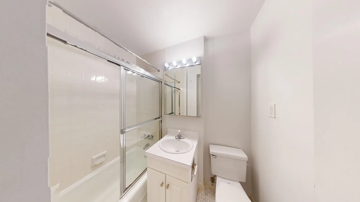 369 W 52nd St #3B - Photo 6 of 7