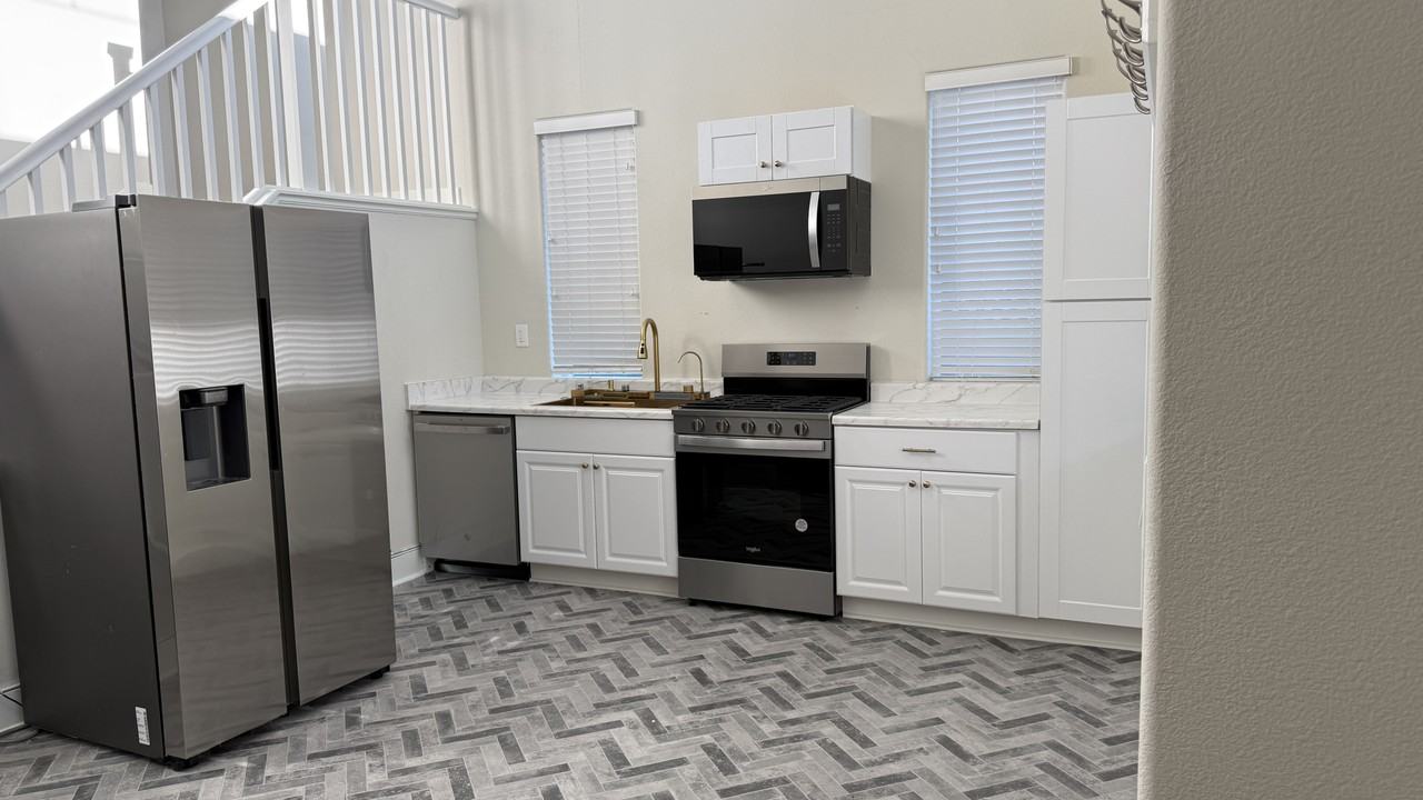 829 Bamboo Dr #A - Photo 3 of 19