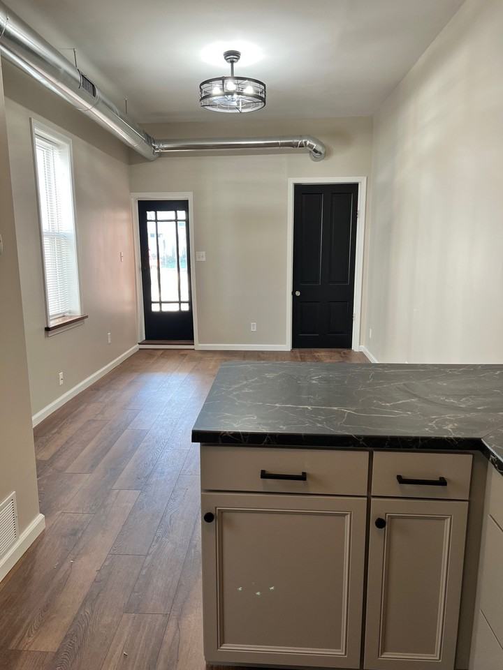 223 S Scioto St #223 - Photo 4 of 14