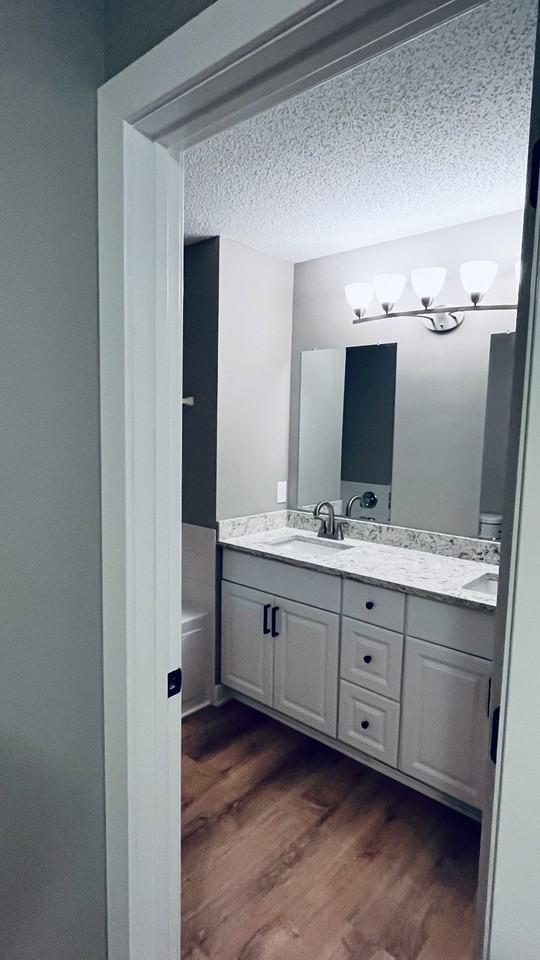 17020 Eastwood Ave #17020 - Photo 6 of 9