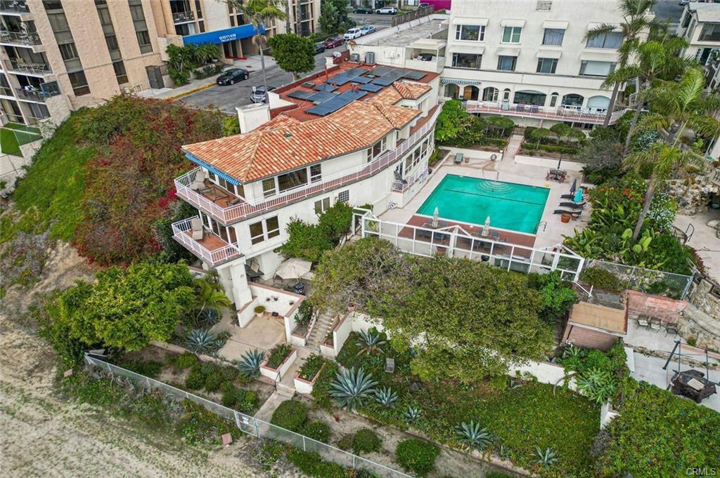 1800 East Ocean Boulevard