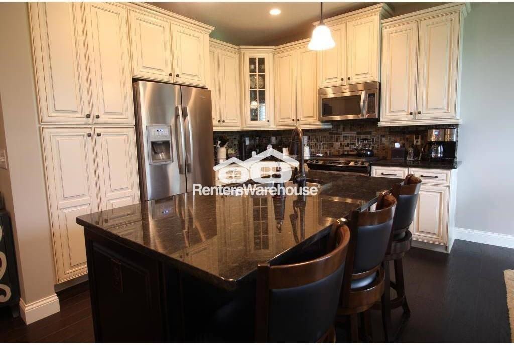 8411 Larch Ln N - Photo 4 of 16