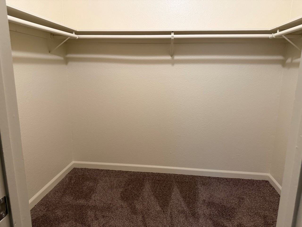 5100 Garfield Ave. - Photo 5 of 21