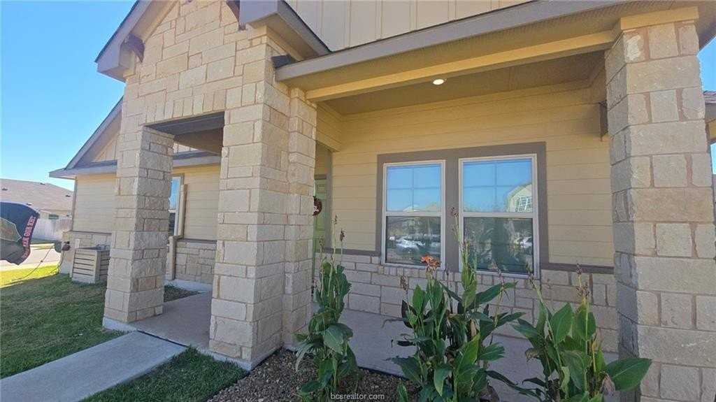 2029 Rock Ridge Ave - Photo 4 of 31