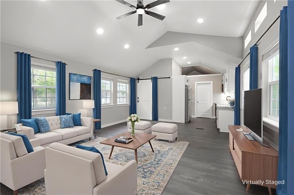 341 Little Berry Rd - Photo 3 of 17