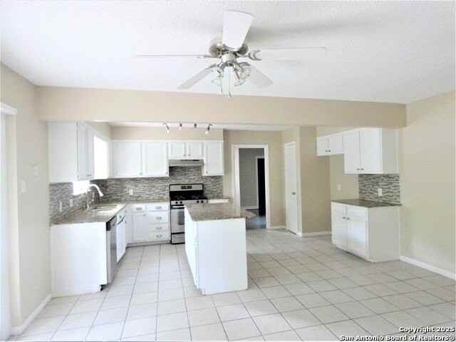 210 Loma Linda - Photo 3 of 17