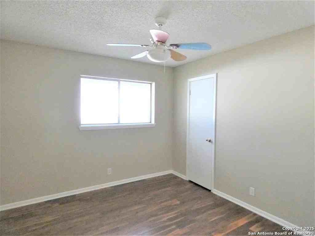 210 Loma Linda - Photo 7 of 17