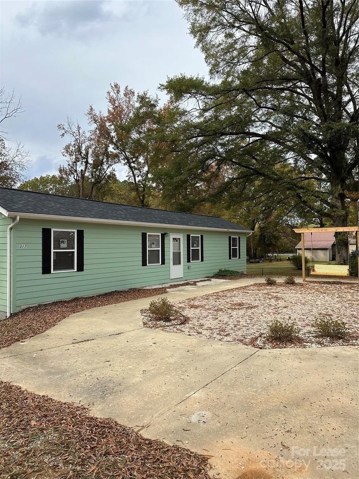 317 West Newton Street - Photo 2 of 23