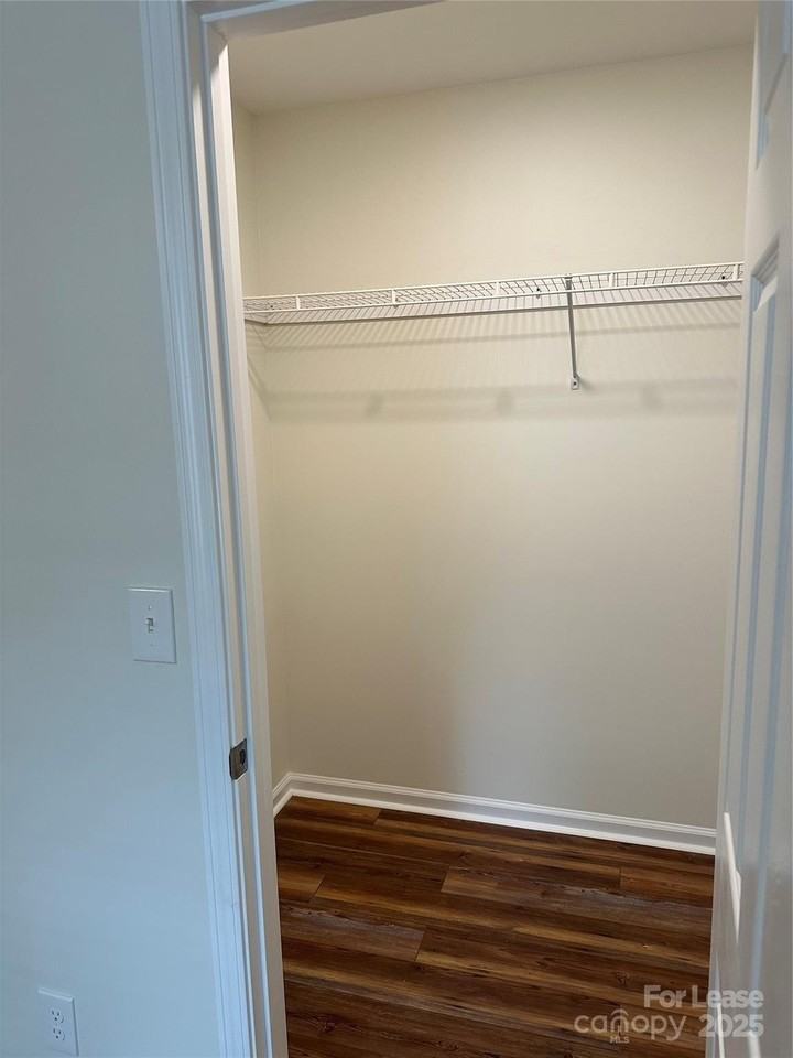 317 West Newton Street - Photo 7 of 23