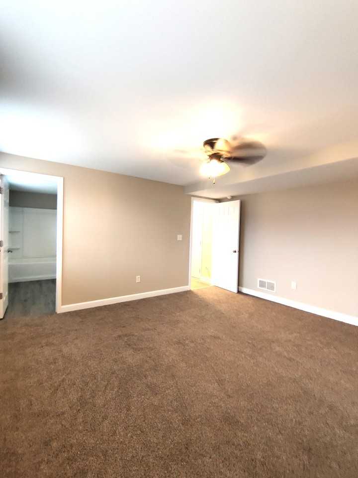 1515 / 2026 North 3372nd Road - Photo 7 of 11