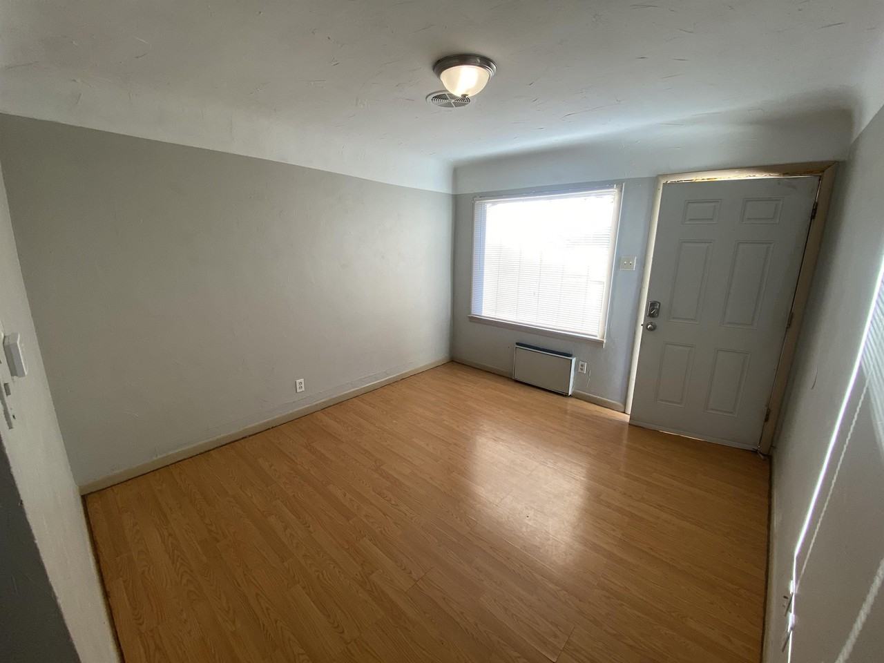 1103 7th Street - Photo 3 of 12