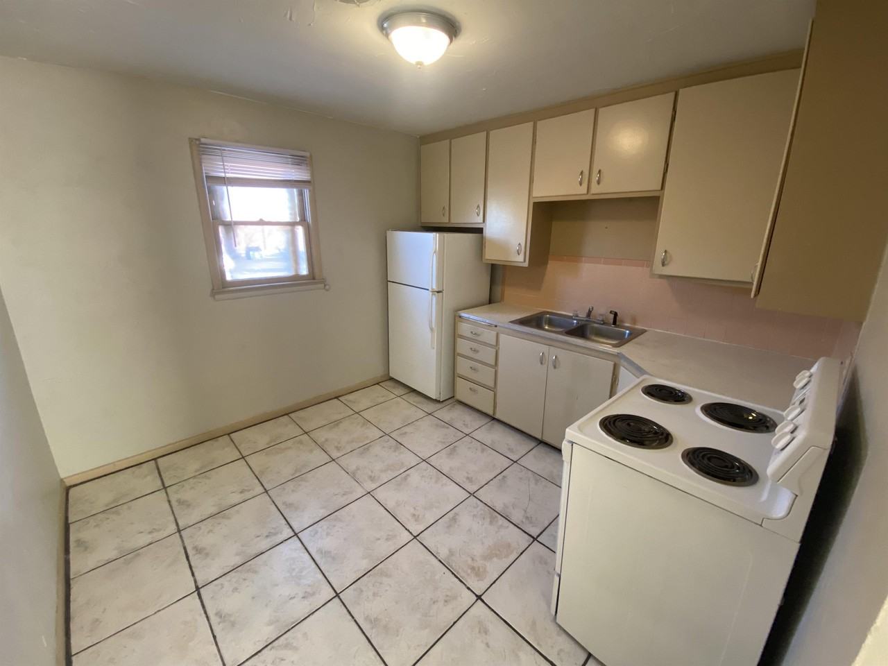 1103 7th Street - Photo 4 of 12