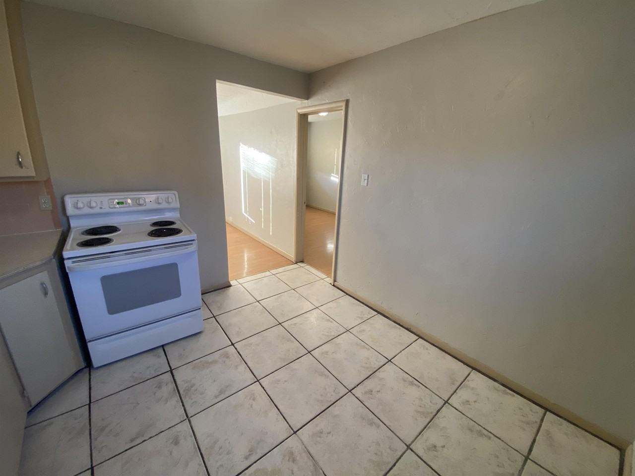 1103 7th Street - Photo 6 of 12