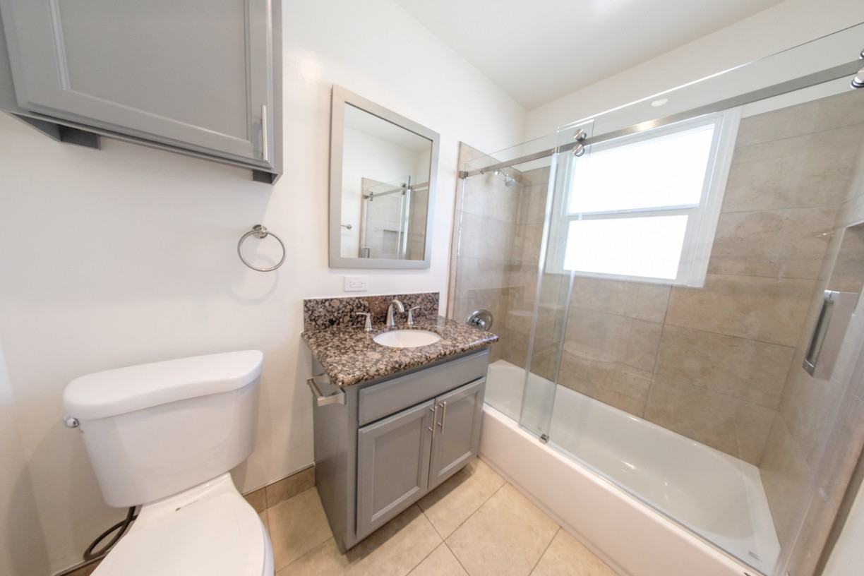 7006.5 La Tijera Boulevard - Photo 5 of 15