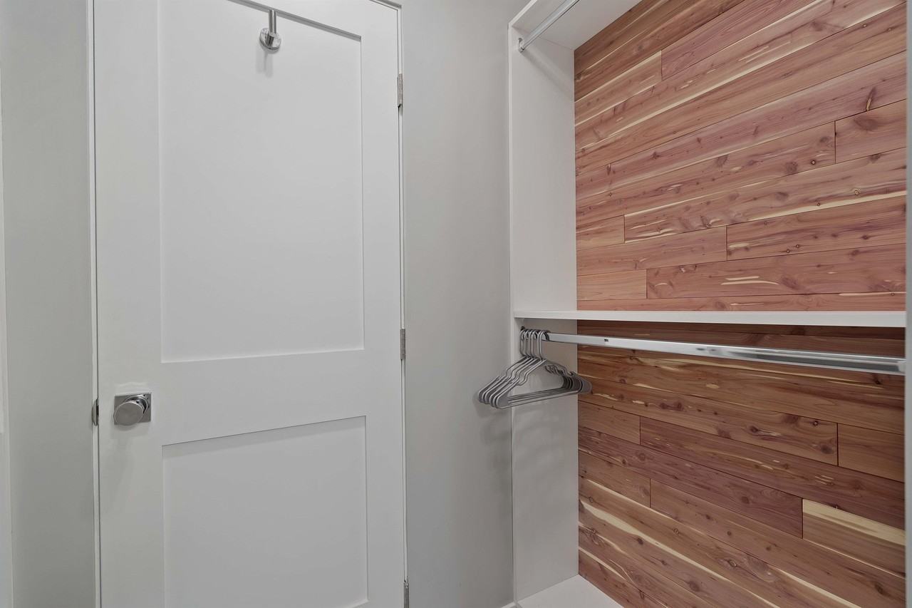 14724 Inglewood Avenue - Photo 5 of 20