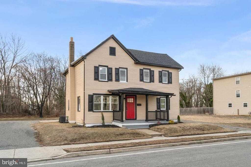 47 S Academy St - Photo 2 of 15