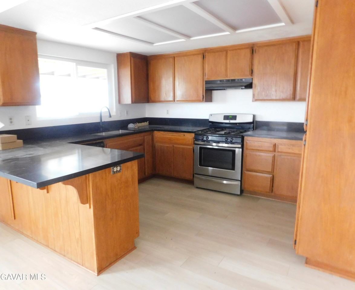 8260 Viburnum Ave - Photo 7 of 18