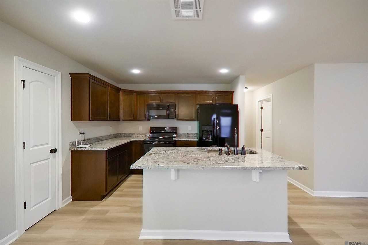 103 Dunwoody Court - Photo 3 of 17