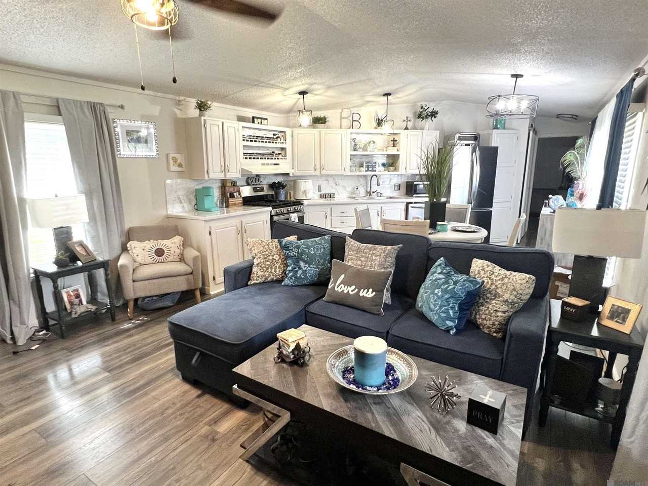 11710 Parkland Dr S - Photo 4 of 19