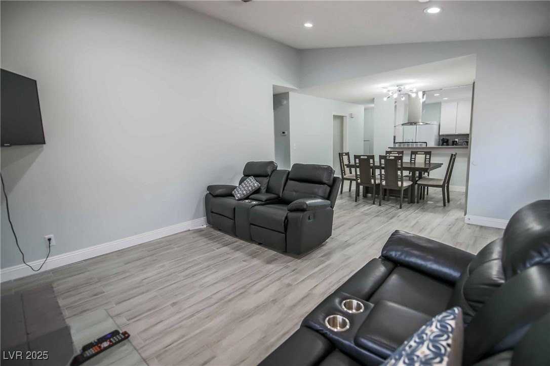 7399 Topeka Dr - Photo 6 of 29