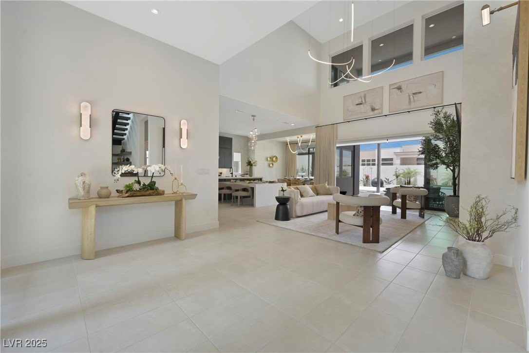 10718 Desert Heights Ave - Photo 5 of 16