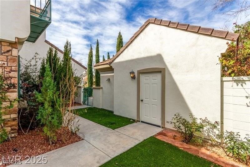 916 Granger Farm Way - Photo 4 of 27