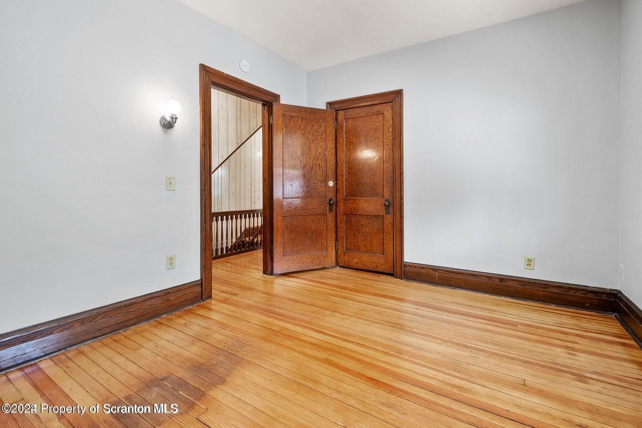 1015 E Gibson St Unit 1013-1015 #1013-1015 - Photo 3 of 12