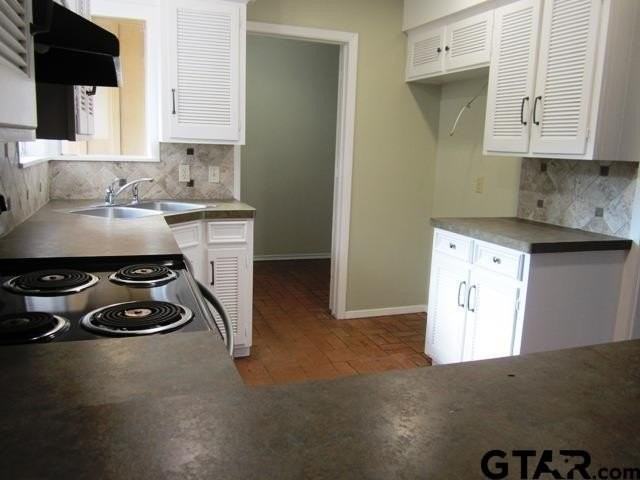 328 Brookwood Dr - Photo 5 of 17