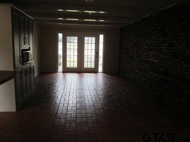 328 Brookwood Dr - Photo 6 of 17