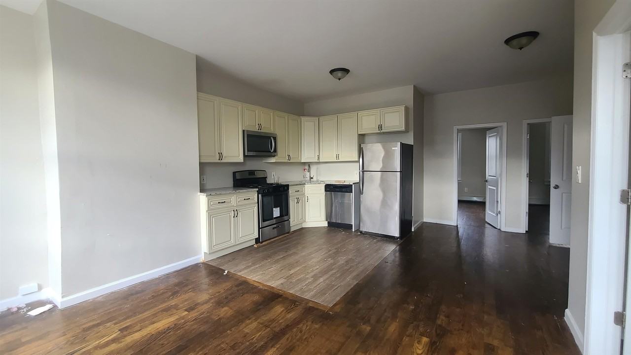 166 Armstrong Ave #2 - Photo 4 of 19