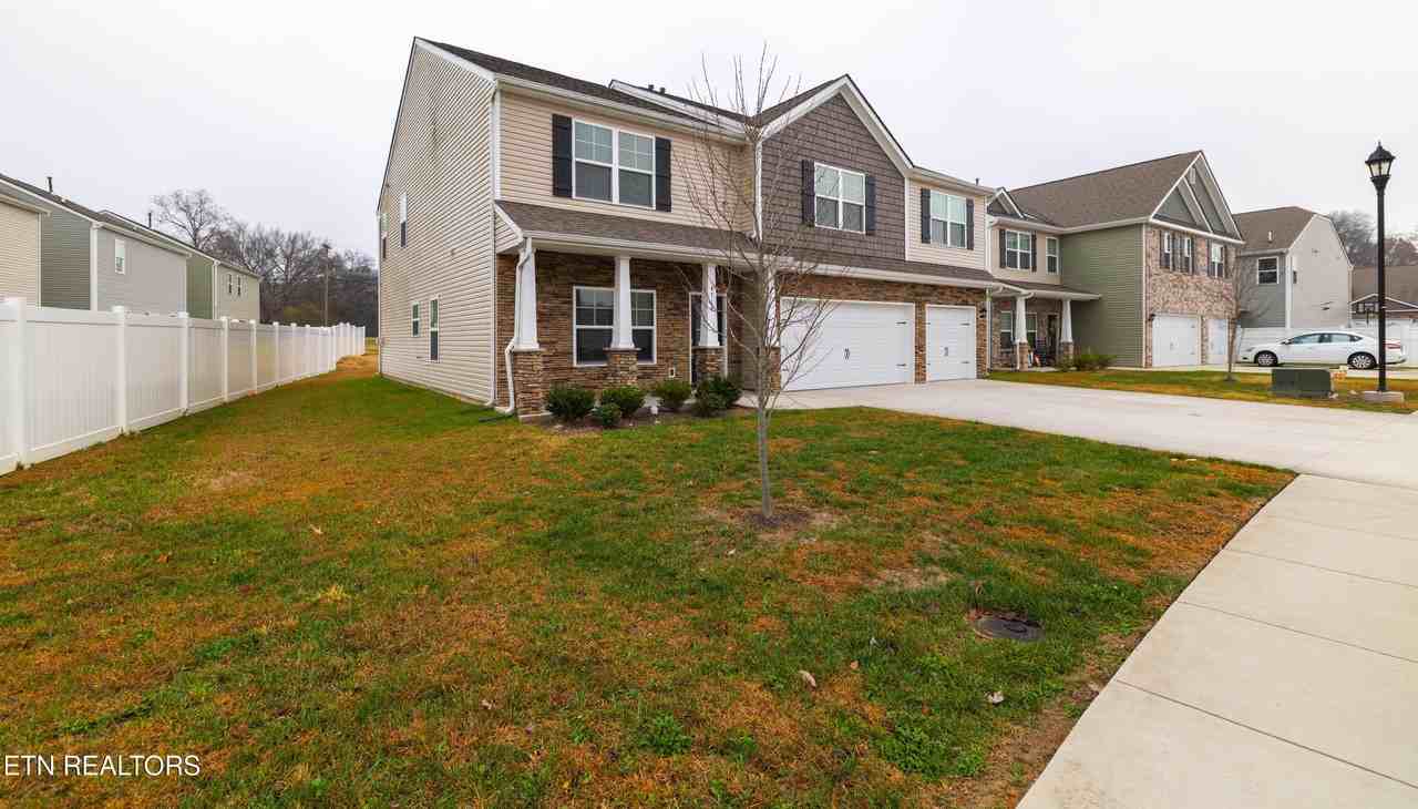 4714 Willow Bluff Cir - Photo 5 of 42