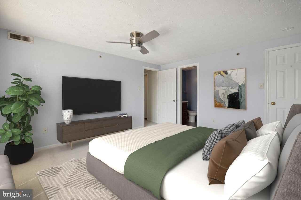 303 Palmspring Dr - Photo 4 of 21