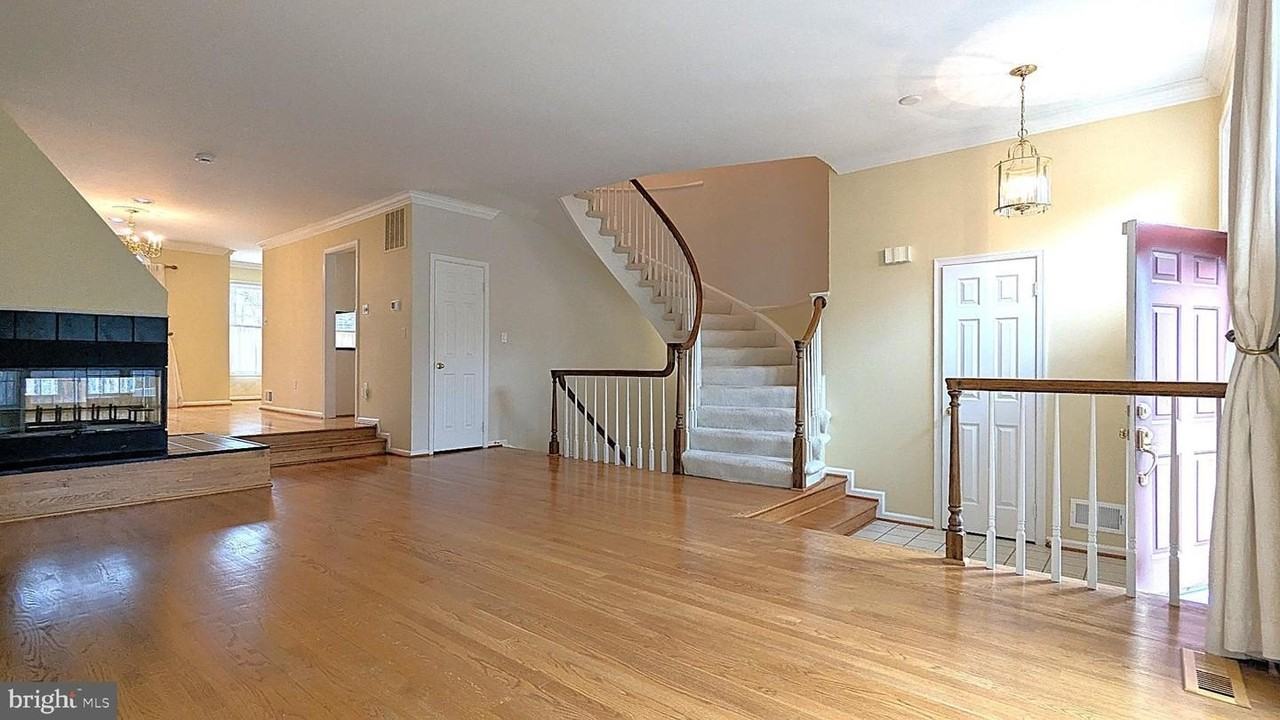 1379 Heritage Oak Way - Photo 6 of 44