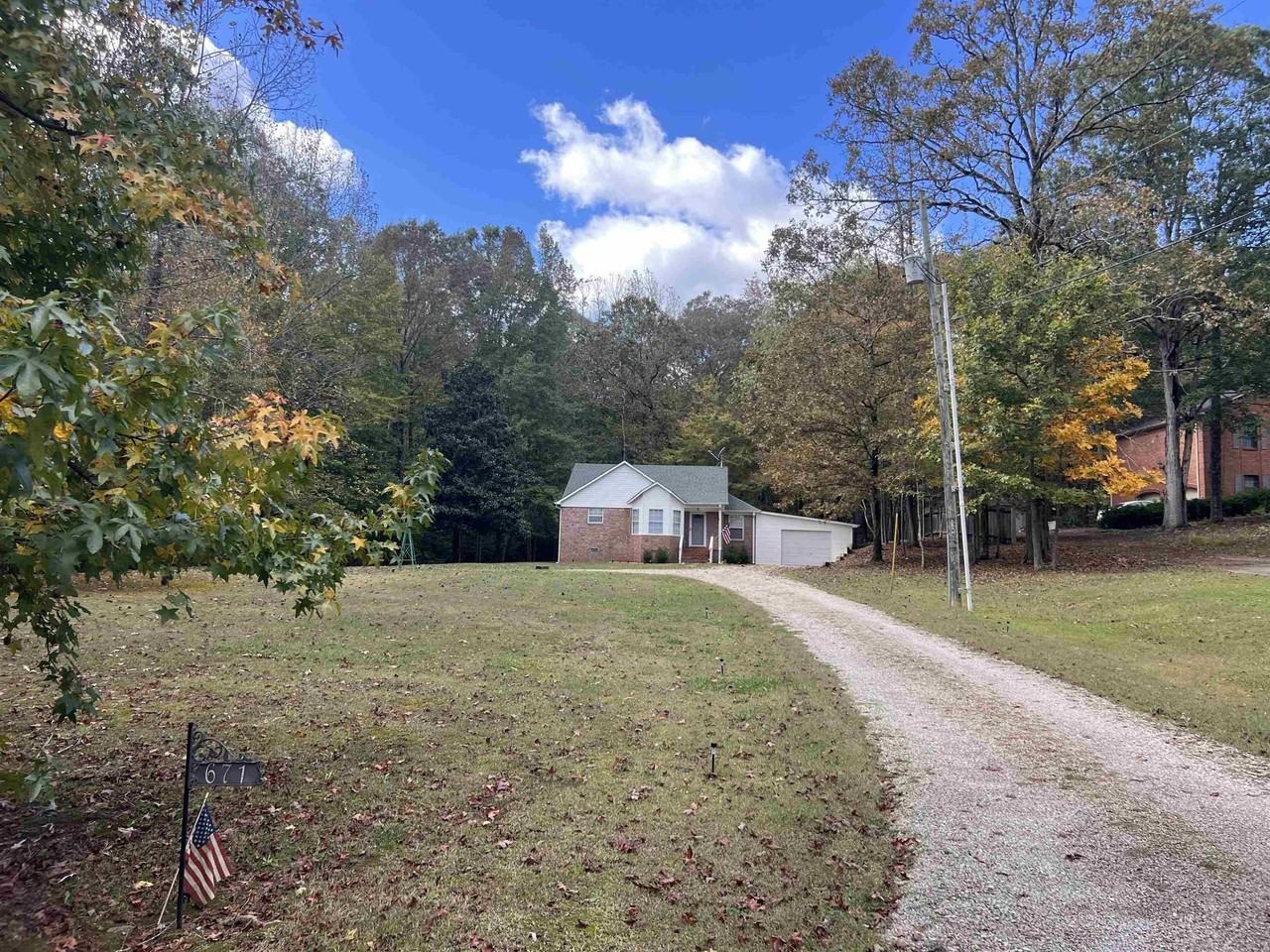 671 Jenny Street - Photo 2 of 21