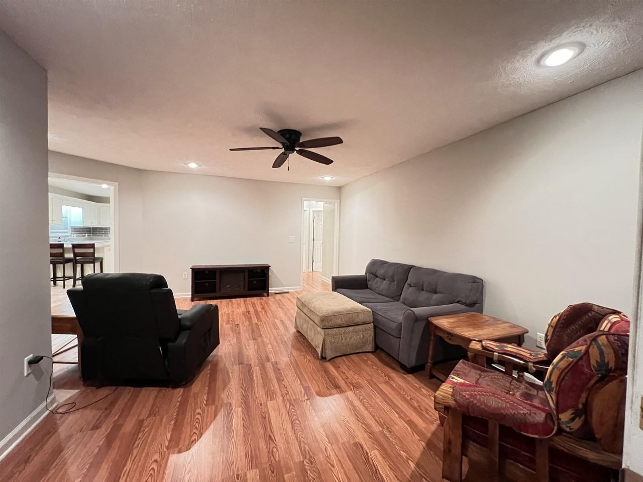 671 Jenny Street - Photo 7 of 21