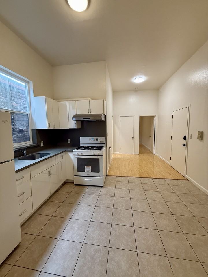 2315 Mission Street - Photo 2 of 9