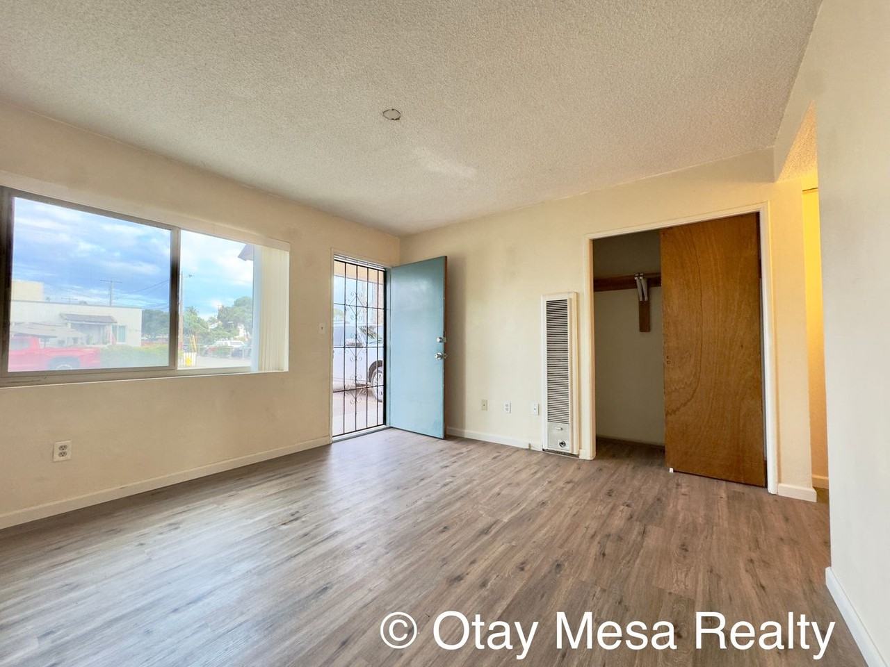 970 Seacoast Drive - Photo 2 of 6